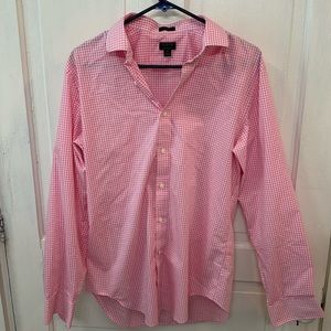 Great looking casual button down.